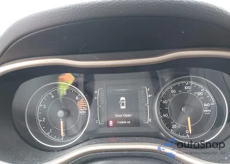 2016 Jeep Cherokee Latitude z USA, uszkodzony, nr VIN 1C4PJMCB7GW156740